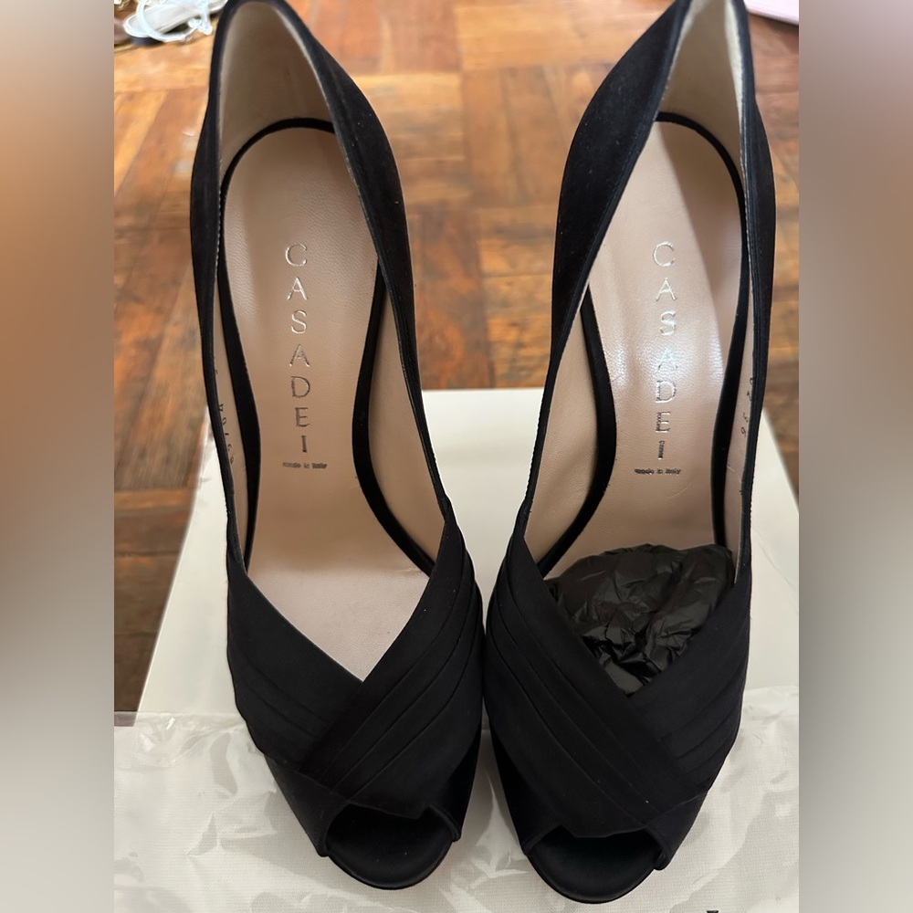 Casadei Elegant Black Open Toe Heels. Size 6B. Black